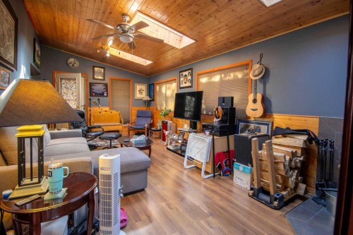 1-200 4 Avenue Sw, Sundre, AB 