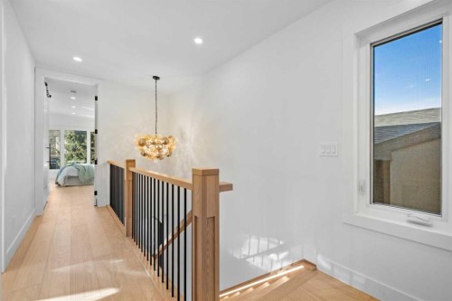 2518 16B Street Sw, Calgary, AB - Indoor Photo Showing Other Room