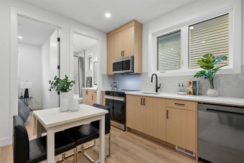 2518 16B Street Sw, Calgary, AB - Indoor