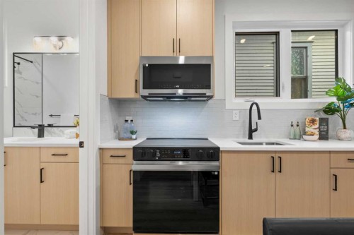 2518 16B Street Sw, Calgary, AB - Indoor Photo Showing Kitchen