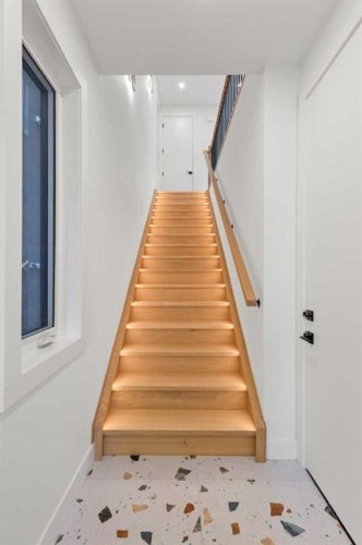 2518 16B Street Sw, Calgary, AB - Indoor Photo Showing Other Room