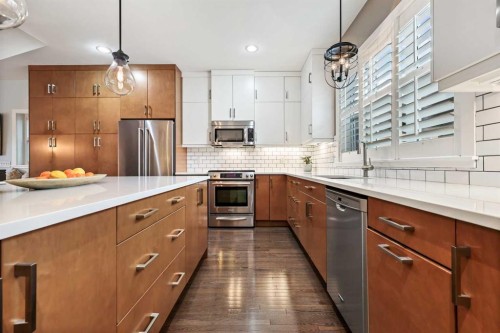 96 Beny-Sur-Mer Road Sw, Calgary, AB - Indoor Photo Showing Kitchen With Stainless Steel Kitchen With Upgraded Kitchen