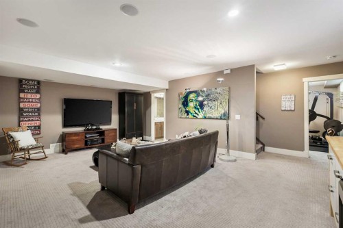 96 Beny-Sur-Mer Road Sw, Calgary, AB - Indoor