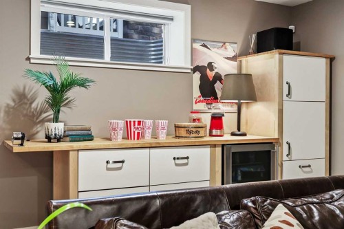 96 Beny-Sur-Mer Road Sw, Calgary, AB - Indoor