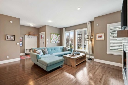 96 Beny-Sur-Mer Road Sw, Calgary, AB - Indoor Photo Showing Living Room