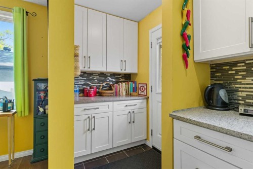 124 Lynnbrook Road Se, Calgary, AB - Indoor