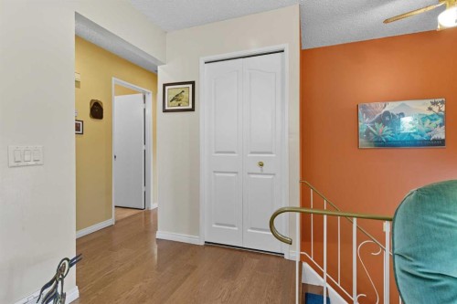 124 Lynnbrook Road Se, Calgary, AB - Indoor Photo Showing Other Room