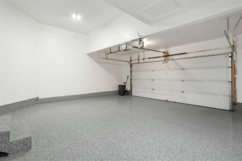 248 Ranch Close, Strathmore, AB - Indoor Photo Showing Garage