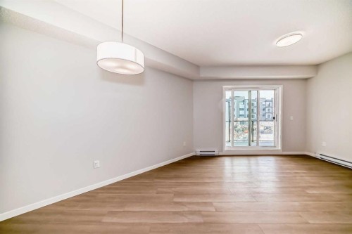 2206-33 Carringham Gate Nw, Calgary, AB - Indoor Photo Showing Other Room