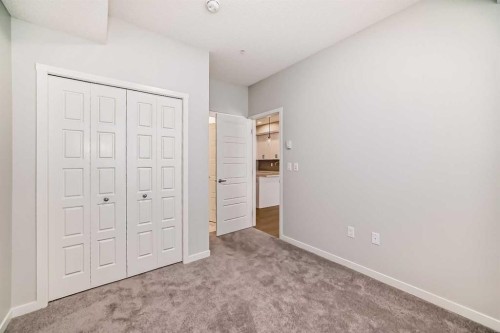 2206-33 Carringham Gate Nw, Calgary, AB - Indoor