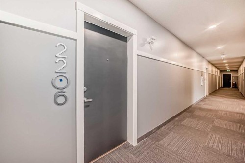 2206-33 Carringham Gate Nw, Calgary, AB - Indoor Photo Showing Other Room