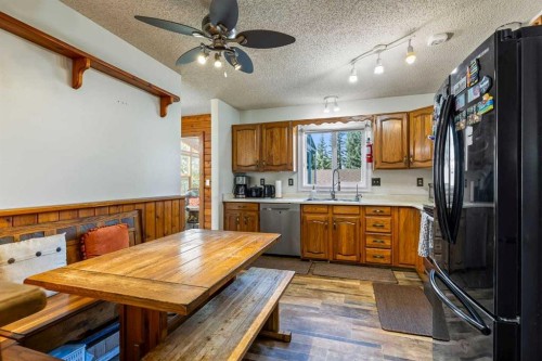 1018 10 Avenue Se, High River, AB - Indoor