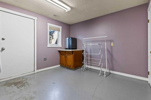 1018 10 Avenue Se, High River, AB - Indoor Photo Showing Other Room