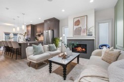 1-308 11 Avenue NE Calgary, AB T2E 0Z1