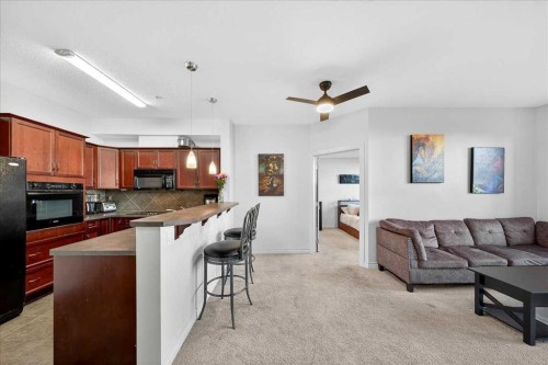 253-26 Val Gardena View Sw, Calgary, AB - Indoor Photo Showing Other Room