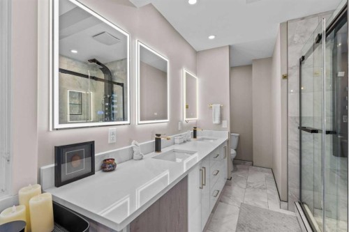 3832 40 Avenue Nw, Calgary, AB - Indoor Photo Showing Bathroom