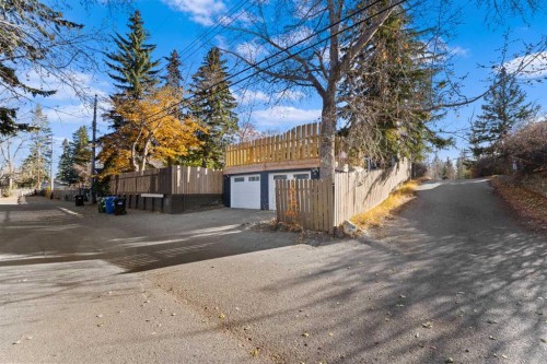 3832 40 Avenue Nw, Calgary, AB - Outdoor