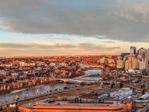 203-1719 11 Avenue Sw, Calgary, AB - Outdoor With View