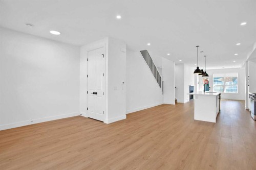 2514 16A Street Se, Calgary, AB - Indoor Photo Showing Other Room