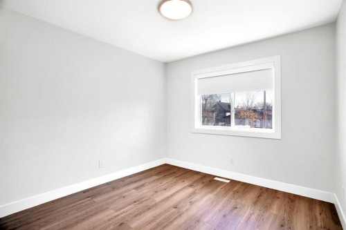 2514 16A Street Se, Calgary, AB - Indoor Photo Showing Other Room