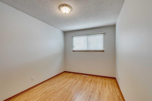 522 & 524 27 Avenue Nw, Calgary, AB - Indoor Photo Showing Other Room