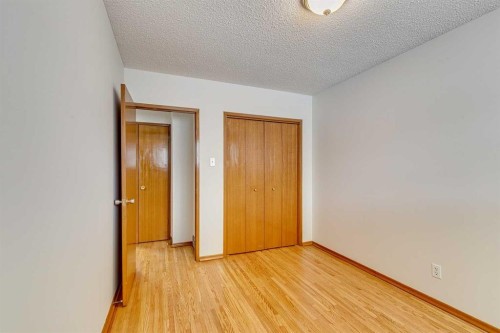 522 & 524 27 Avenue Nw, Calgary, AB - Indoor Photo Showing Other Room