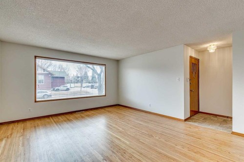 522 & 524 27 Avenue Nw, Calgary, AB - Indoor Photo Showing Other Room