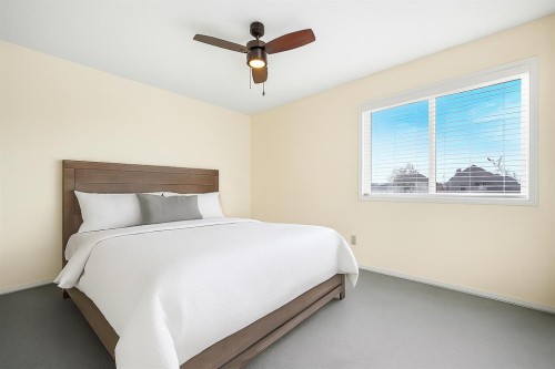 141 Tuscany Valley Green, Calgary, AB - Indoor Photo Showing Bedroom