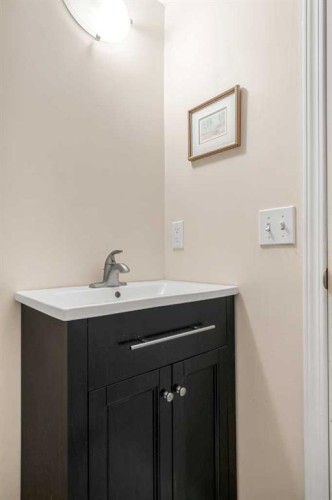 141 Tuscany Valley Green, Calgary, AB - Indoor Photo Showing Bathroom