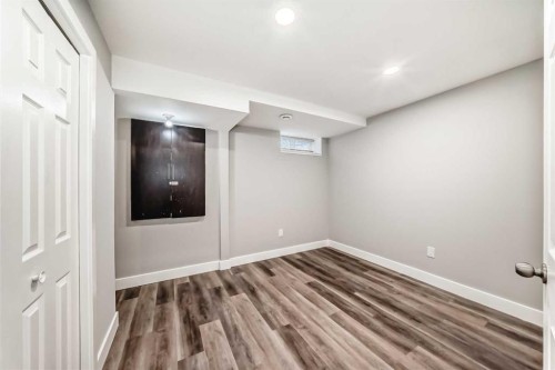 24 Copperfield Manor Se, Calgary, AB - Indoor Photo Showing Other Room