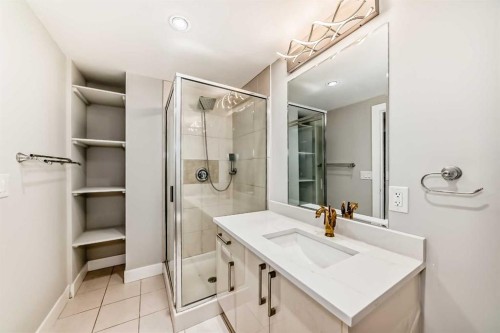 24 Copperfield Manor Se, Calgary, AB - Indoor Photo Showing Bathroom