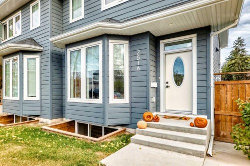 2516 16A Street Se, Calgary, AB - Outdoor