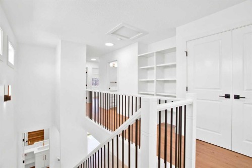 2516 16A Street Se, Calgary, AB - Indoor Photo Showing Other Room