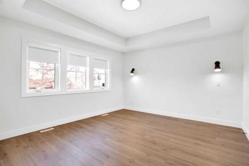 2516 16A Street Se, Calgary, AB - Indoor Photo Showing Other Room