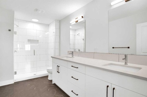 2516 16A Street Se, Calgary, AB - Indoor Photo Showing Bathroom