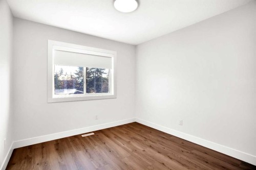 2516 16A Street Se, Calgary, AB - Indoor Photo Showing Other Room