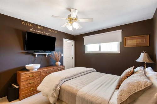 5445 56 Street, Olds, AB - Indoor Photo Showing Bedroom