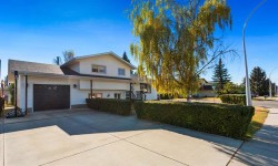 5445 56 Street  Olds, AB T4H 1J6