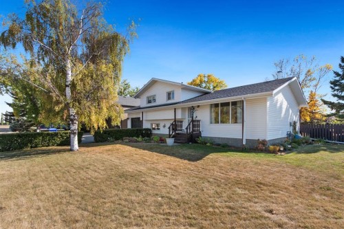 5445 56 Street, Olds, AB - Outdoor