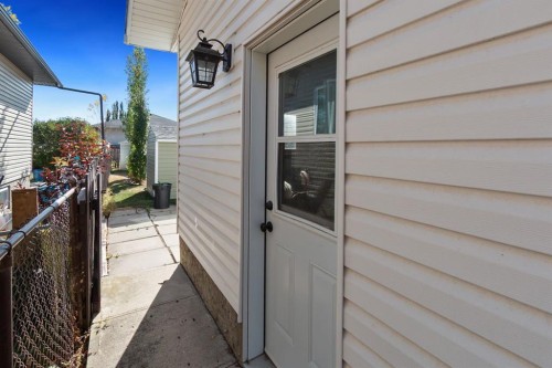 5445 56 Street, Olds, AB - Outdoor With Exterior