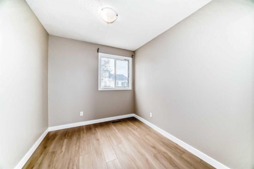 1106 53A Street Se, Calgary, AB - Indoor Photo Showing Other Room