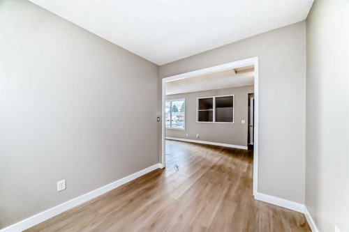 1106 53A Street Se, Calgary, AB - Indoor Photo Showing Other Room