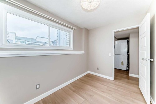 1106 53A Street Se, Calgary, AB - Indoor Photo Showing Other Room