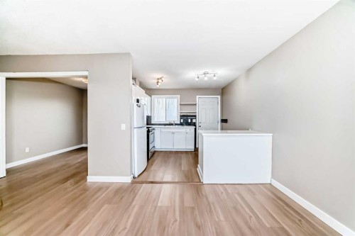 1106 53A Street Se, Calgary, AB - Indoor Photo Showing Kitchen