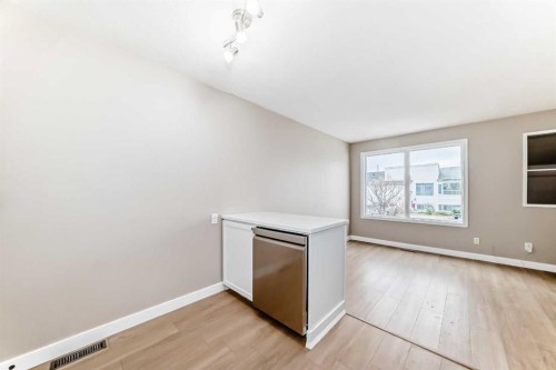 1106 53A Street Se, Calgary, AB - Indoor Photo Showing Other Room