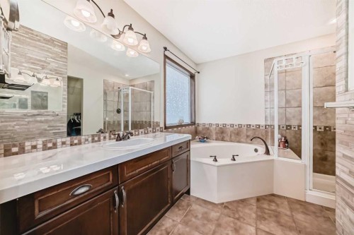 367 Hidden Creek Boulevard Nw, Calgary, AB - Indoor Photo Showing Bathroom