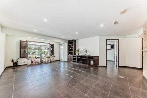 367 Hidden Creek Boulevard Nw, Calgary, AB - Indoor Photo Showing Living Room