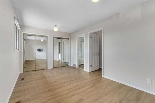37 Edgeford Way Nw, Calgary, AB - Indoor Photo Showing Other Room