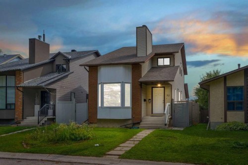 37 Edgeford Way Nw, Calgary, AB - Outdoor