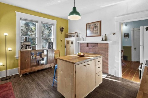 1038 1 Avenue Nw, Calgary, AB - Indoor